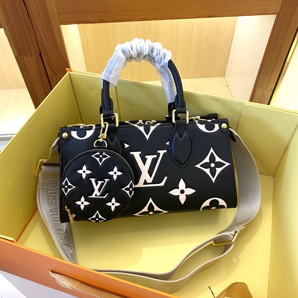 ルイヴィトンバッグ背面デザイン